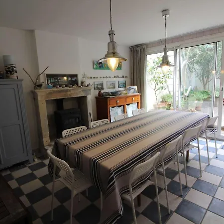 Maison De Charme A Saint-georges-d'oleron, 8 Couchages, Proche Commerces, Cour Et Terrasse Ensoleillee - Fr-1-246a-237