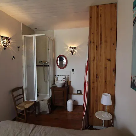 Maison De Charme A Saint-georges-d'oleron, 8 Couchages, Proche Commerces, Cour Et Terrasse Ensoleillee - Fr-1-246a-237 Holiday home *