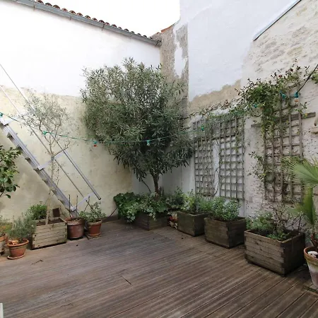 Maison De Charme A Saint-georges-d'oleron, 8 Couchages, Proche Commerces, Cour Et Terrasse Ensoleillee - Fr-1-246a-237 Holiday home