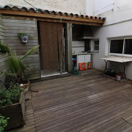 Maison De Charme A Saint-georges-d'oleron, 8 Couchages, Proche Commerces, Cour Et Terrasse Ensoleillee - Fr-1-246a-237 * Saint-Georges-d'Oleron